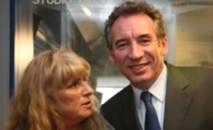 Le candidat UDF et une ouvrière alsacienne de 53 ans