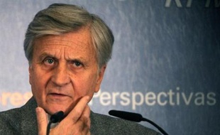 Soucieux de donner une nouvelle bouffée d'oxygène aux marchés, le président de la Banque centrale européenne (BCE), Jean-Claude Trichet, a fait savoir lundi qu'une nouvelle baisse des taux directeurs était "possible", au cours d'une prochaine réunion le 6 novembre.