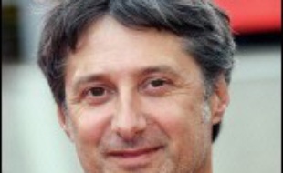Le jury, présidé par l'acteur et metteur en scène Antoine de Caunes, est composé de l'actrice Sara Forestier et des comédiens Jean-Pierre Daroussin, Pierre-François Martin-Laval et Antoine Duléry.