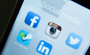 Certains internautes utilisent les réseaux sociaux pour diffuser des messages de haine.