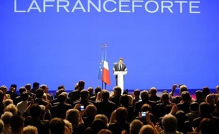 Nicolas Sarkozy a tenu à Marseille son premier grand meeting de campagne, au cours duquel il a parlé de "la France" et des "Français". Au moins 12.000 personnes sont venues se masser au Parc Chanot pour soutenir le candidat-président, faisant salle comble