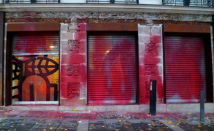 La façade du PS 44 a été repeinte en rouge