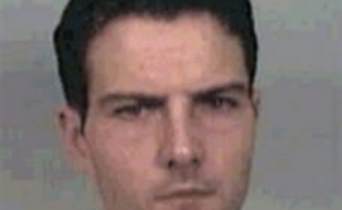 Selon le procureur, Kerviel a fait valoir qu'il n'était pas le seul à faire prendre des risques à sa banque, mais que d'autres traders ont agi de même "à un moindre niveau". Il "espérait apparaître comme un trader d'exception" et "obtenir des primes de rendement supérieures" pouvant atteindre "300.000 euros pour 2007".