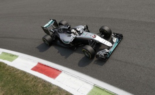 Lewis Hamilton lors des qualifications du Grand Prix d'Italie le 3 septembre 2016.