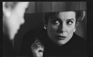 Catherine Deneuve pendant le tournage de «Plave Vendôme» en 1998.