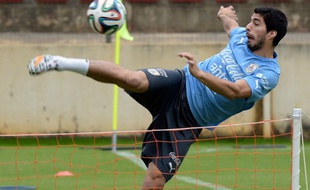 L'attaquant de l'Uruguay Luis Suarez le 12 juin 2014, lors d'un entraînement à Sete Legoas.