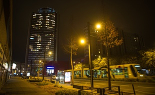 Mulhouse, le 4 décembre 2015. - La «Tour de l'Europe» éclairée du numéro téléphone pour faire des dons au Téléthon. La collecte 2015 s'élève à plus de 93 millions d'euros dont 1,8 millions d'euros de dons venant d'Alsace.