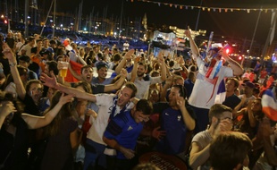 Joie des supporters à l'issue du match France Allemagne le 7 juillet 2016 à Marseille