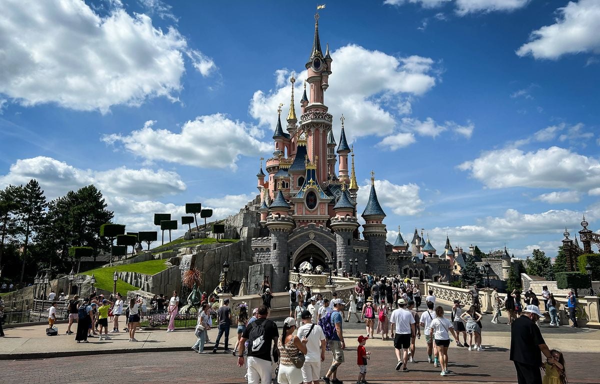 Shein au BHV : « Un mauvais signal »… Disneyland Paris renonce à son partenariat de Noël