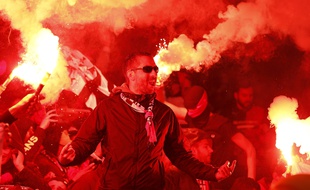 Les supporters rennais ont mis le feu à l'Emirates.