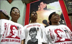 Le régime militaire birman est encore resté sourd vendredi aux appels pressants lancés à travers le monde pour la libération de l'opposante Aung San Suu Kyi, seul lauréat du Prix Nobel de la Paix privé de liberté.