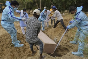 L'Inde a dénombré 3.780 décès et 382.000 nouvelles contaminations en 24 heures.