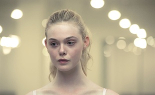 Elle Fanning dans The Neon Demon de Nicolas Winding Refn
