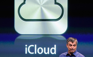 Le vice-président d'Apple en charge des services Internet, Eddy Cue, présente iCloud.
