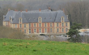 Le domaine de Grignon, avec son château qui a fière allure, est un pôle important de recherche agronomique.