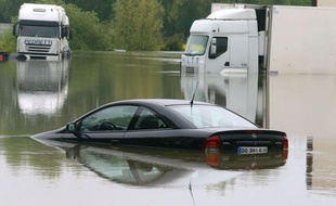 Troyes, qui redoutait des inondations dans la nuit, a été finalement épargnée mercredi par la Seine qui n'a débordé qu'au sud de l'agglomération alors que le département de l'Aube est toujours placé en vigilance orange, a-t-on appris auprès de la préfecture.