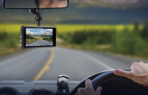 A moins de 45 euros, cette dashcam fait un véritable carton sur Amazon