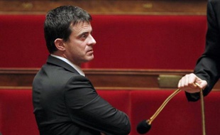 Manuel Valls le 21 décembre 2010 dans l'hémicycle de l'Assemblée nationale à Paris