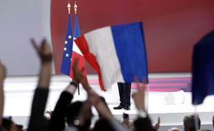 Des supporters de Nicolas Sarkozy, lors du meeting de Villepinte, le 11 mars 2012.