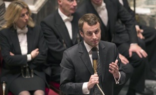Le ministre de l'Economie Emmanuel Macron s'exprime le 18 novembre 2014 à l'Assemblée nationale à Paris