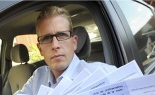 Frédéric a reçu neuf contraventions en un mois pour avoir emprunté la voie réservée.