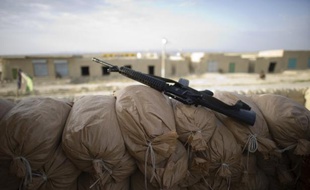 Un policier a abattu jeudi neuf de ses collègues à Paktika, une province instable du sud-est de l'Afghanistan, ont annoncé vendredi à l'AFP les autorités locales, ajoutant qu'un des policiers s'était enfui et que deux autres avaient été arrêtés.