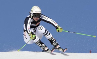 L'Allemande Viktoria Rebensburg a remporté vendredi le premier slalom géant d'Ofterschwang, sa 5e victoire en Coupe du monde de ski alpin et la 2e cette saison qui lui permet de prendre la tête au classement de la discipline