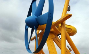 Le premier prototype d'hydrolienne sous-marine en France, le 28 mars 2008 trois jours avant son immersion