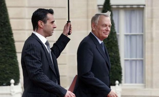 Jean-Marc Ayrault assure que l'aéroport de Notre-Dame-des-Landes "se fera" en dépit des manifestations locales et de l'opposition des alliés écologistes, dans une interview à paraître jeudi dans Paris-Match.