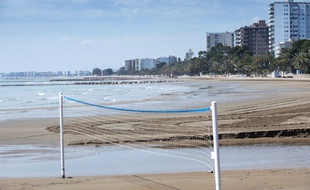 Une plage de Benicassim, en Espagne, le 9 avril 2020. (Illustration)