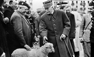 Philippe Pétain à Vichy, en 1942