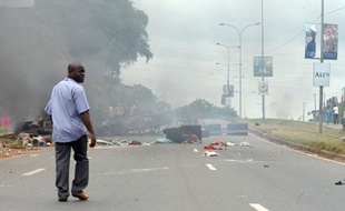 Des affrontements ont éclaté à Libreville, au Gabon, après l'annonce de la victoire d'Ali Bongo à l'élection présidentielle le 3 septembre 2009.