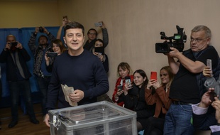 Volodymyr Zelensky votant