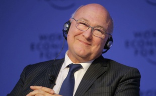 Les chaussettes roses de Michel Sapin font parler le web