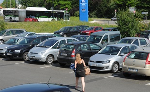Le parking-relais Greneraie le long d ela ligne 4 de busway à Nantes.