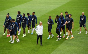L'équipe de France à l'entraînement à la Friends Arena de Solna, à la veille du match contre la Suède le 8 juin 2017.