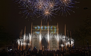 Spectacle sons et lumières sur les Champs-Elysées à l'occasion du passage à la nouvelle année 2019. Crédit:SADAKA EDMOND/SIPA.