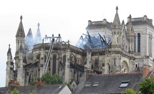 A Nantes, le 15 juin 2015- Un violent incendie a frappe la basilique Saint-Donatien, ce lundi