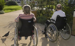 Le médecin aurait expliqué ne pas comprendre « qu’on laisse » les handicapés « se reproduire » (illustration)