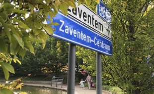Panneau de la commune néerlandophone de Zaventem en Belgique.