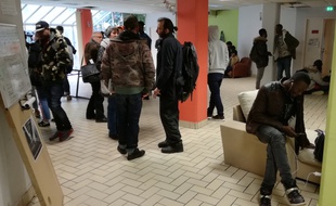 A l'intérieur de la maison de retraite désaffectée de la rue Sibille à Nantes, fin mars.