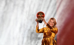 Ada Hegerberg lors de son ballon d'or en décembre 2018.