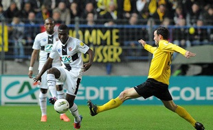 Le milieu de terrain rennais Alexander Tettey, le 11 avril 2012, à Caen, contre Quevilly.
