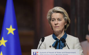"Moscou doit continuer à payer le prix fort pour son agression", a affirmé la présidente de la Commission européenne Ursula von der Leyen après avoir transmis les nouvelles mesures aux Vingt-Sept.  