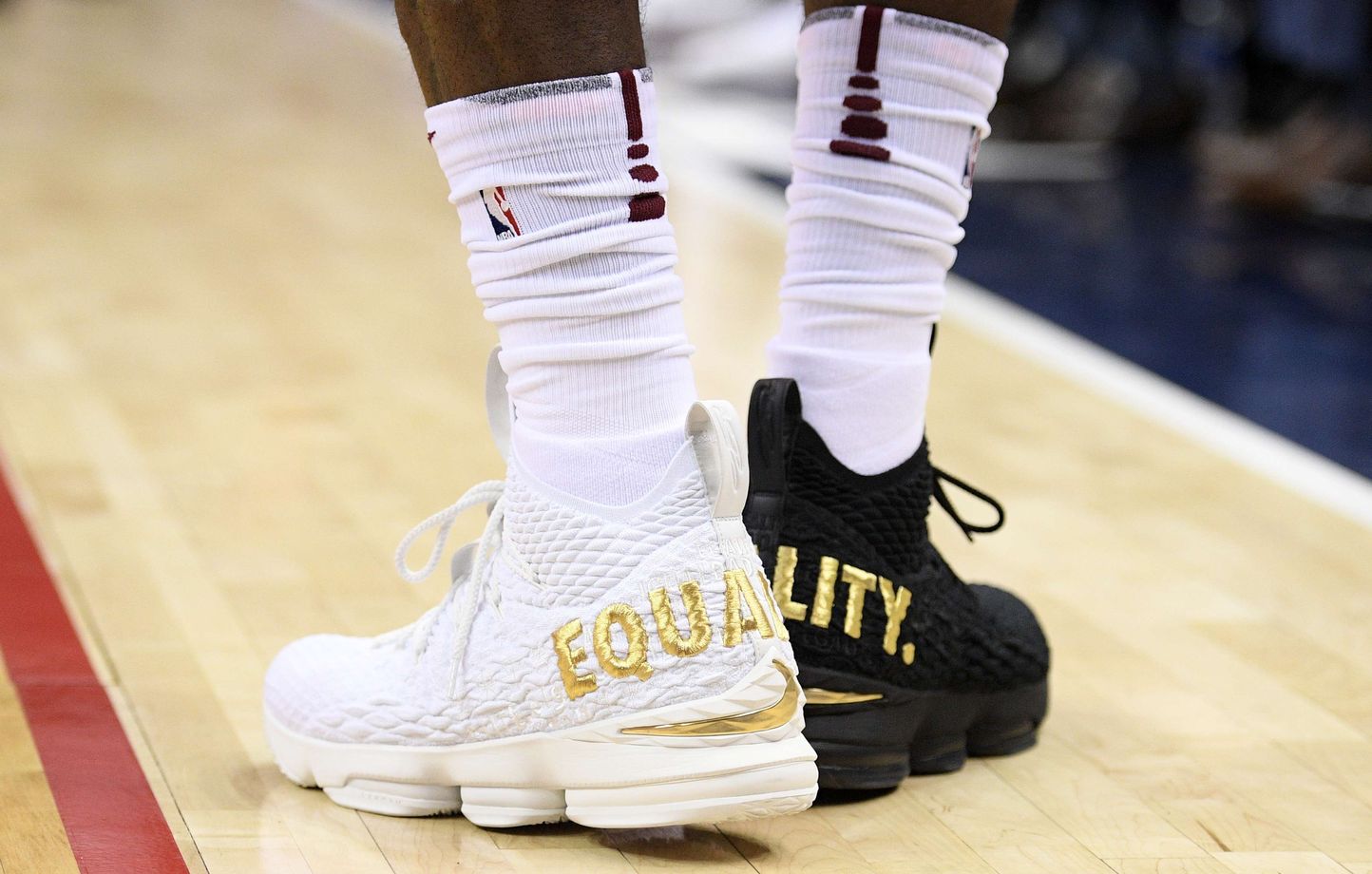 Les chaussures de lebron james hotsell