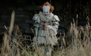 Bill Skarsgård dans Ça d'Andrès Muschietti
