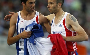 Les athlètes français, spécialistes du 3000m steeple, Mahiedine Mekhissi (à gauche) et Bob Tahri lors de la finale des championnats d'Europe le 1er août 2010 à Barcelone.