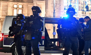 Présence policière renforcée dans le centre de Vienne, le 2 novembre 2020.