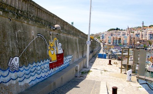 Une oeuvre de street-art, sur le port de Sète.