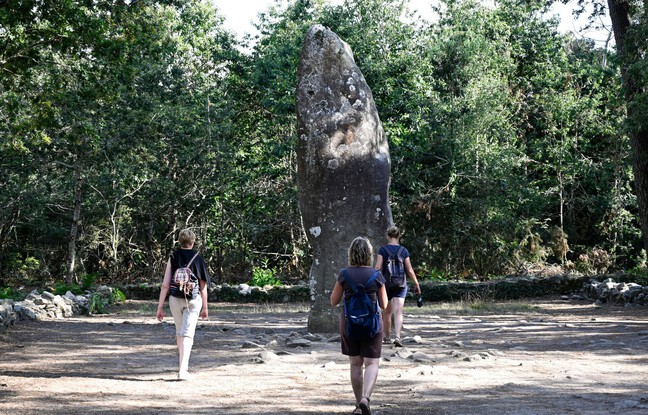 Finistère : Quatre personnes blessées lors de la levée d'un menhir de 30 tonnes